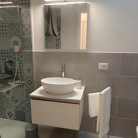 Luce D'oriente, Sea View